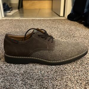 Men's Brown Bass dress suede shoes
Size 11
New